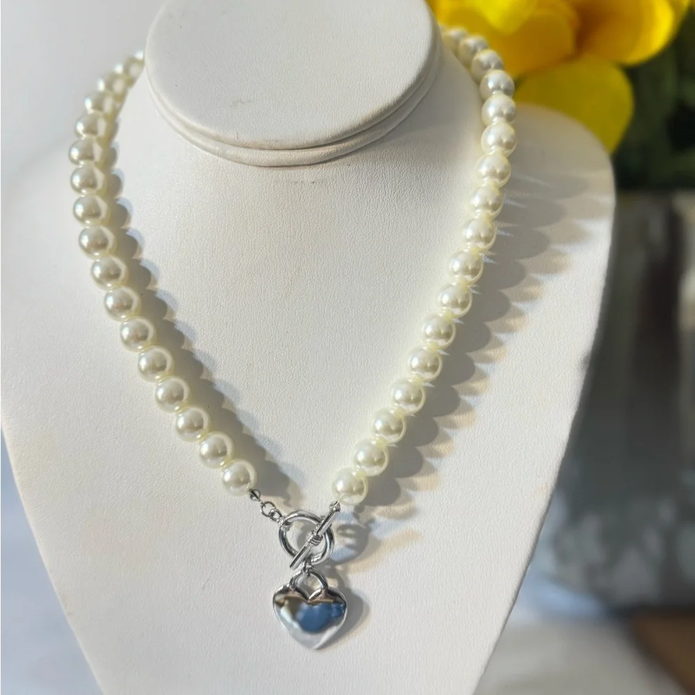 BLACK CLOVER NECKLACE